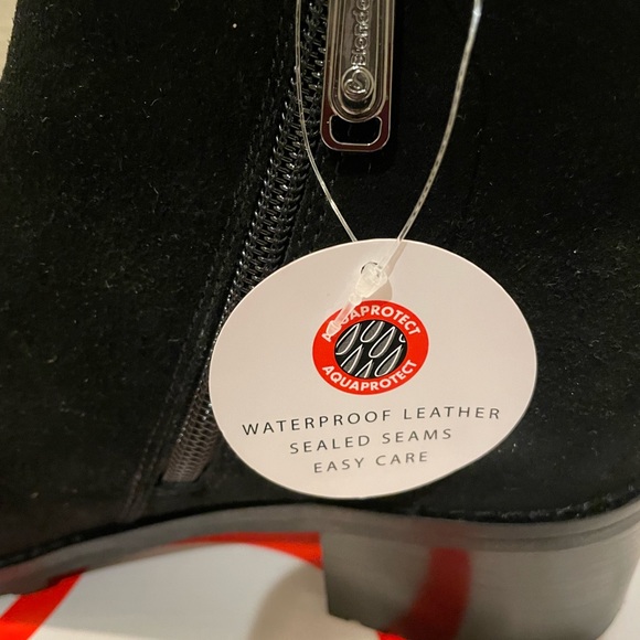 BLONDO Suede Booties - Picture 2 of 16